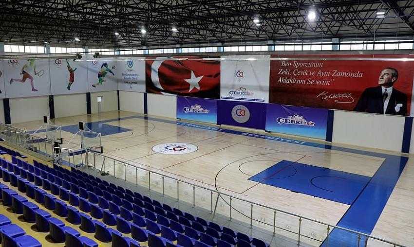 Kapalı Spor Salonuna Fiba Onaylı Parke Zemin D&ouml;şendi
