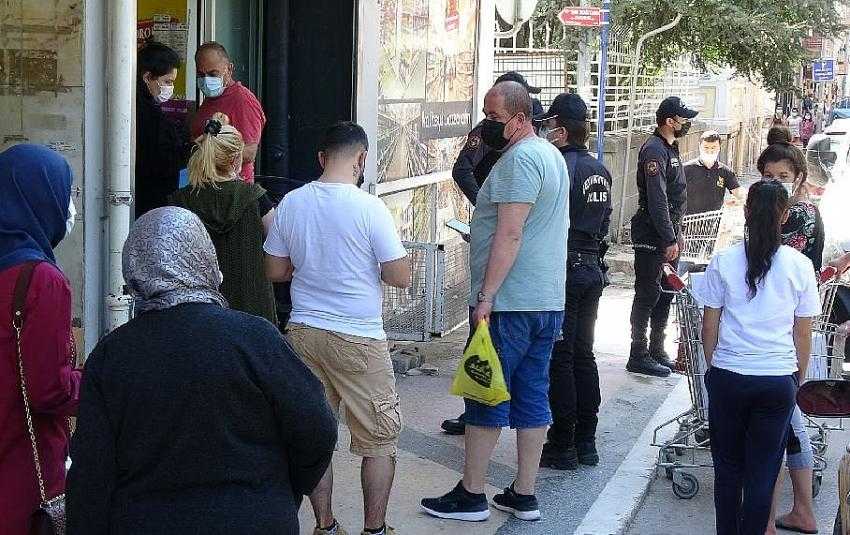 Edirne' de markete &ccedil;ocuklarıyla gidenlere ceza