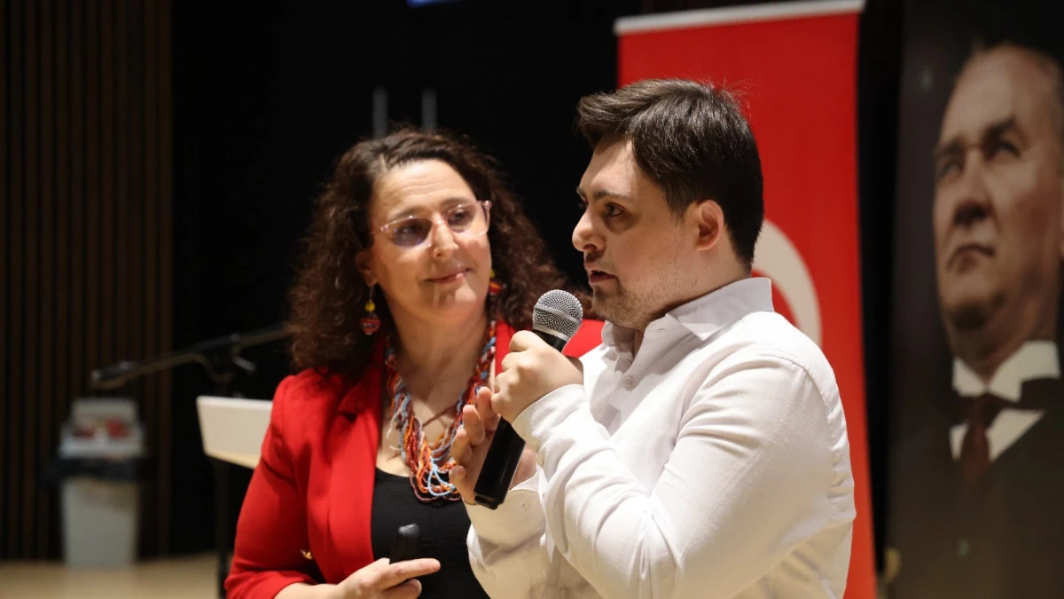 47 KROMOZOM, SINIRSIZ SEVGİ: TEKİRDAĞ&rsquo;DA DUYGU DOLU FARKINDALIK GECESİ 