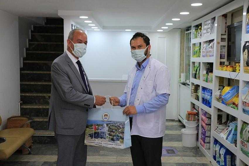 VETERİNER HEKİMLER G&Uuml;N&Uuml;N&Uuml; UNUTMADI