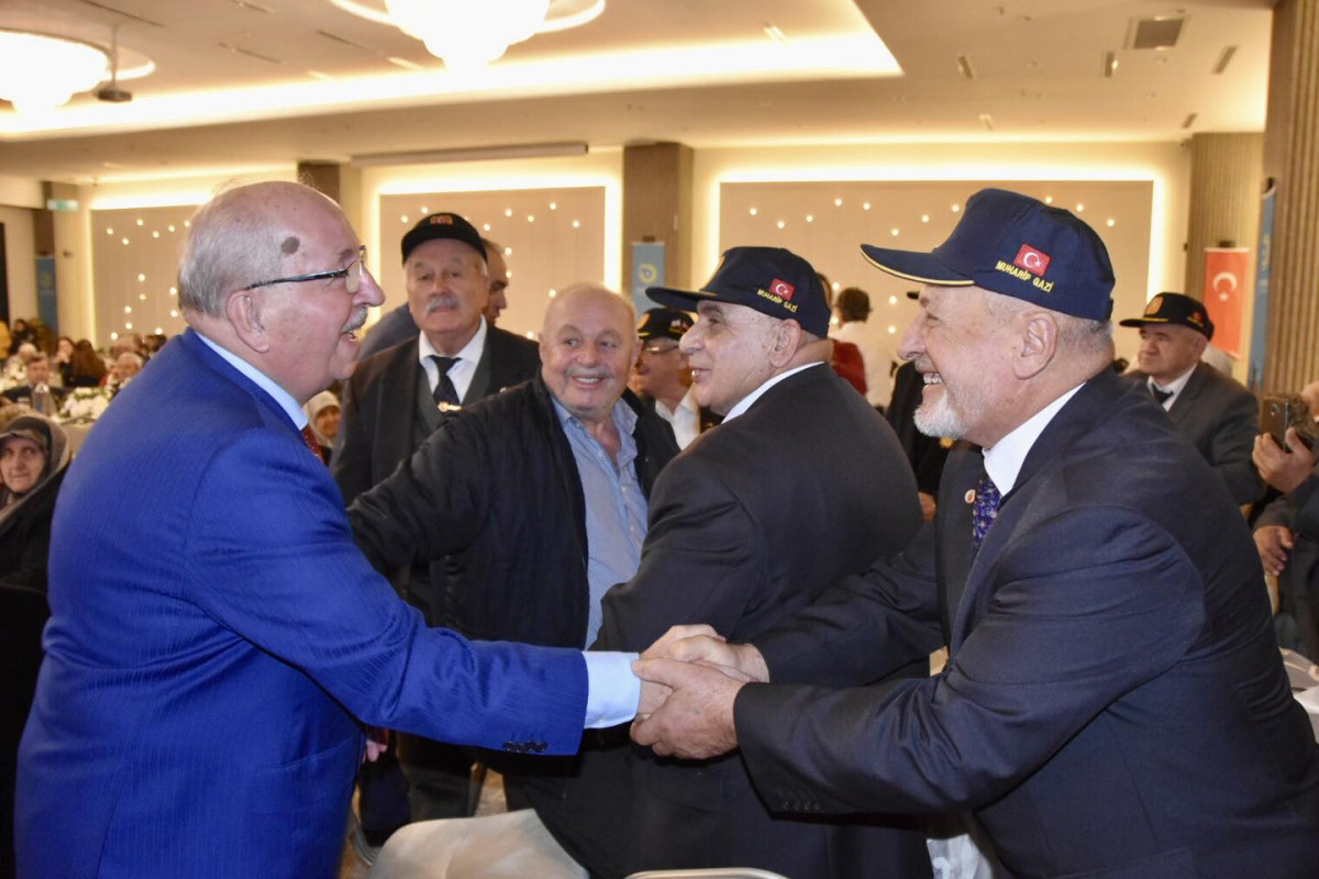 BAŞKAN ALBAYRAK GAZİLERLE BULUŞTU