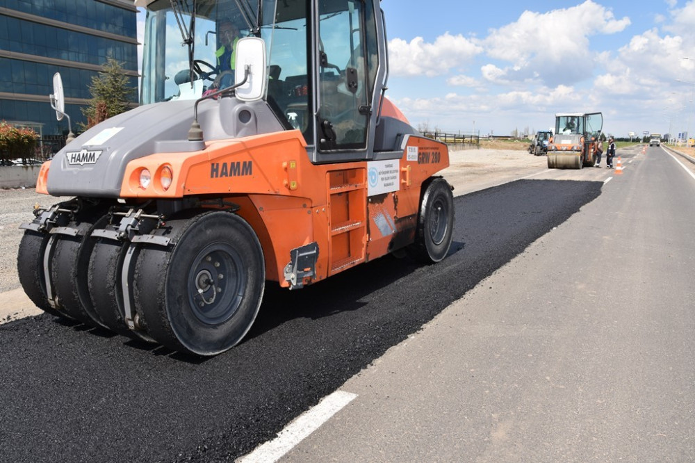 &Ccedil;ORLU&rsquo;DA 800 TON SICAK ASFALT SERİMİ YAPILDI