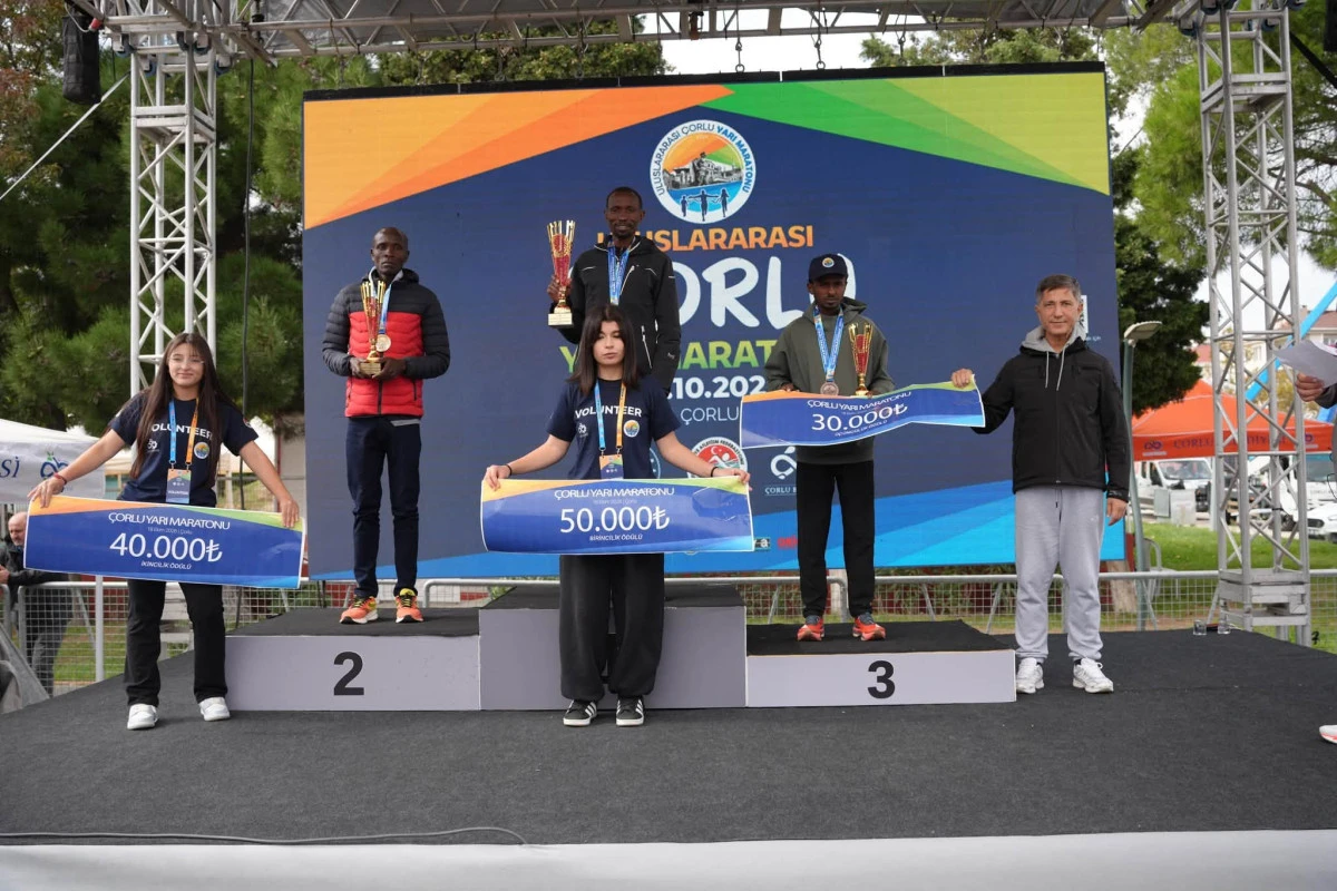 &Ccedil;orlu&rsquo;nun İlk Yarı Maratonunda B&uuml;y&uuml;k Heyecan