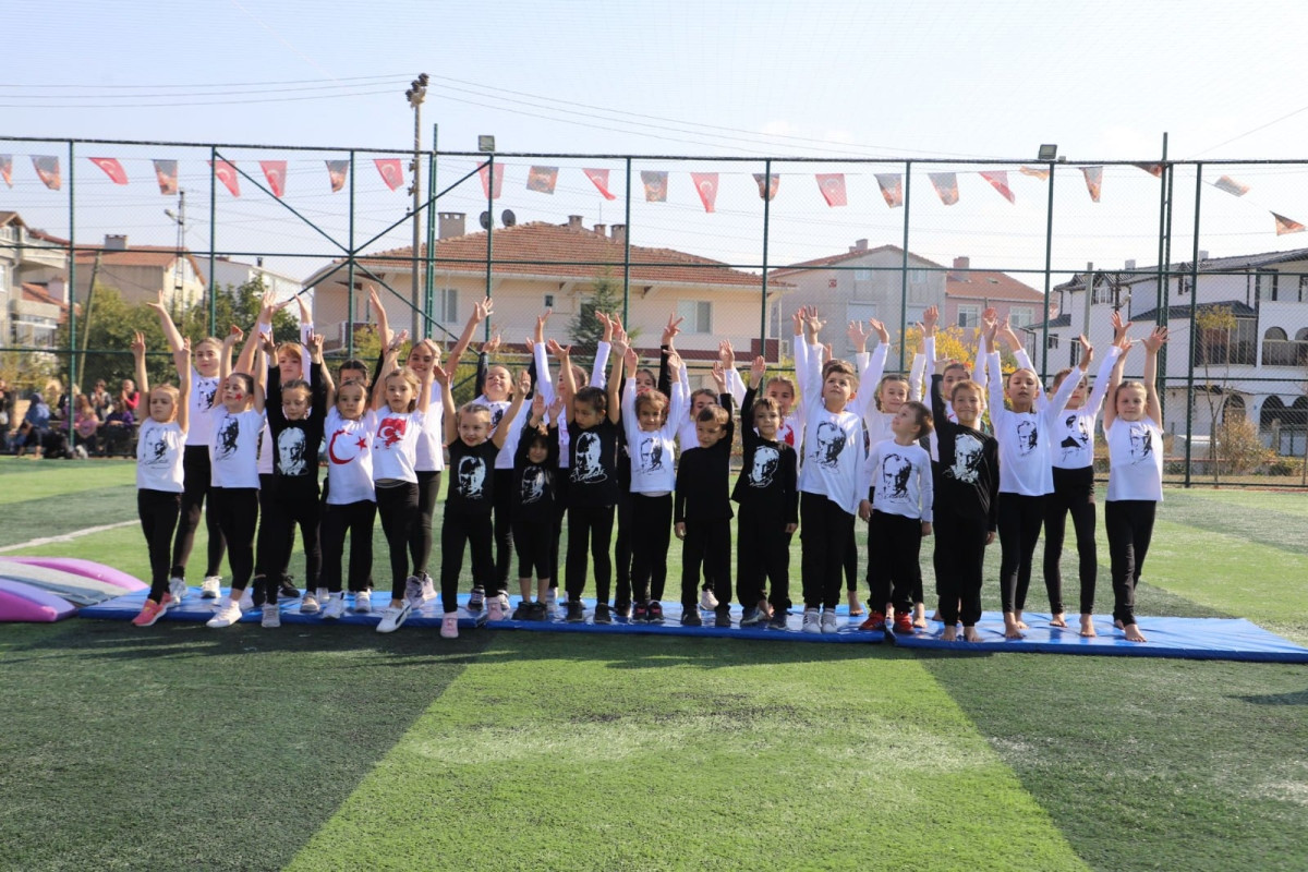 CUMHURİYET&rsquo;İN 101. YILI MURATLI&rsquo;DA SPOR M&Uuml;SABAKALARI İLE KUTLANDI