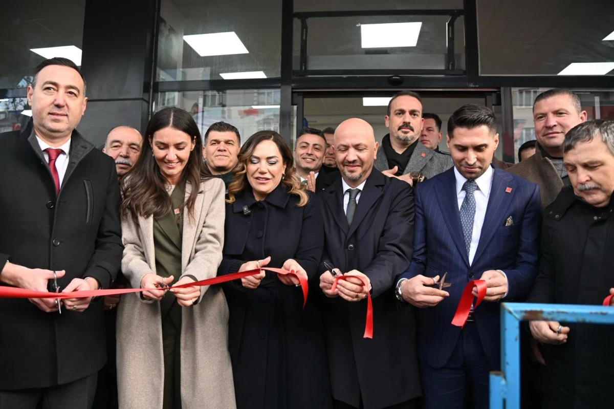 DAYANIŞMA AĞI B&Uuml;Y&Uuml;YOR: &Ccedil;ERKEZK&Ouml;Y&rsquo;DE İKİNCİ TEK MARKET A&Ccedil;ILDI