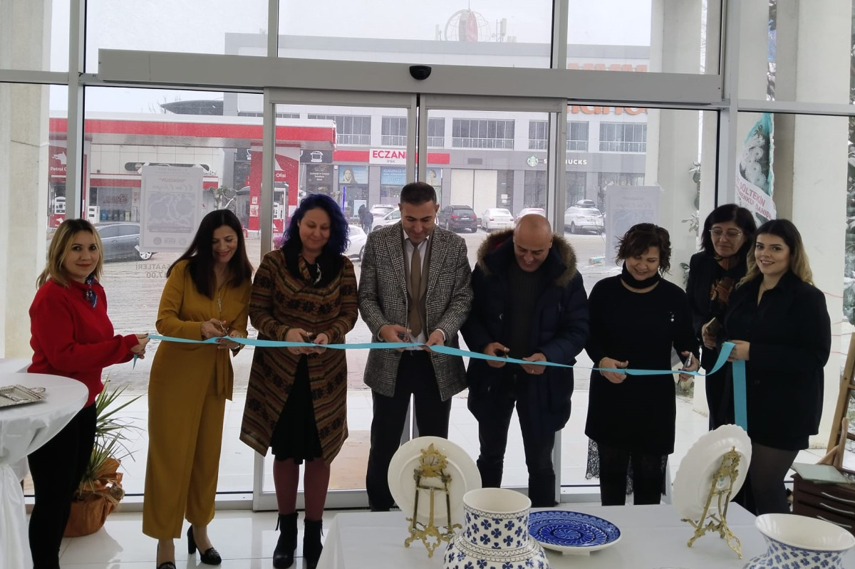 Kış Okulu &Ccedil;ini sanatı &ouml;ğrencilerinin eserleri sergileniyor