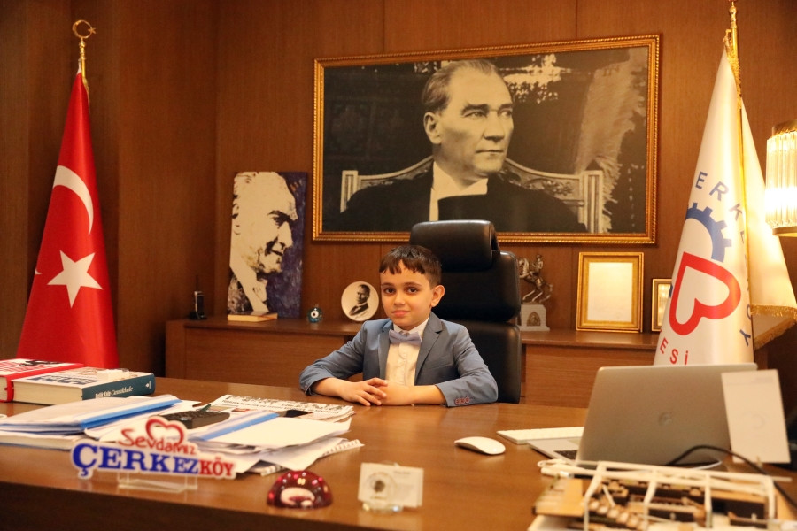 Koltuğa &Ccedil;ocuklar Ge&ccedil;ti