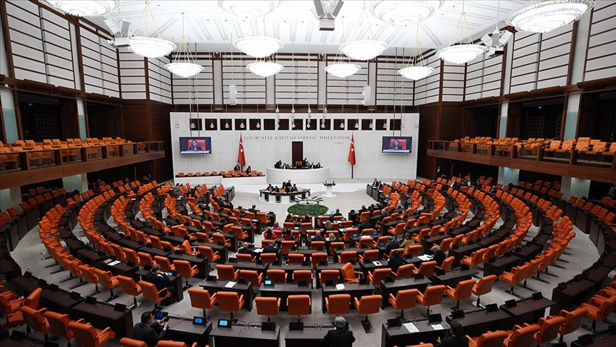 Milletvekillerine &Ouml;m&uuml;r Boyu Trafik Cezası Muafiyeti!