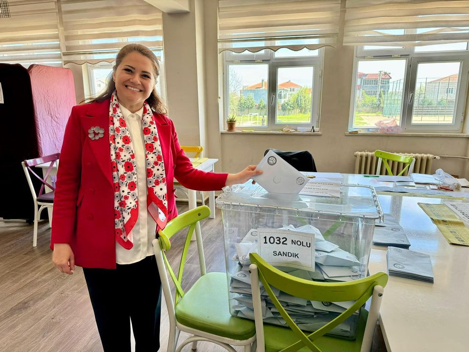 M&uuml;ge Yıldız Topak Ergene, Ergene Belediye Başkanı Se&ccedil;ildi!