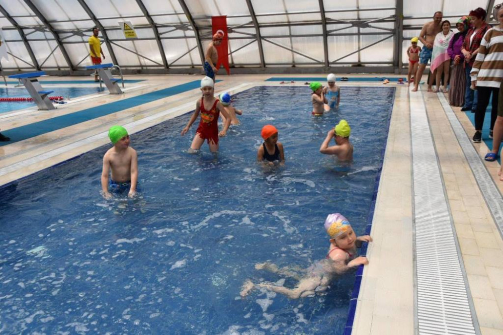 MURATLI YARI OLİMPİK Y&Uuml;ZME HAVUZU SEZON A&Ccedil;ILIŞI GER&Ccedil;EKLEŞTİ