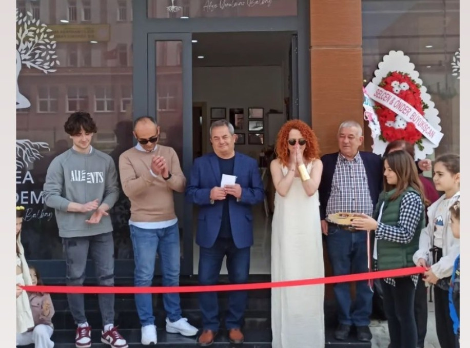 OLEA YOGA AKADEMİ A&Ccedil;ILIŞINA B&Uuml;Y&Uuml;K İLGİ