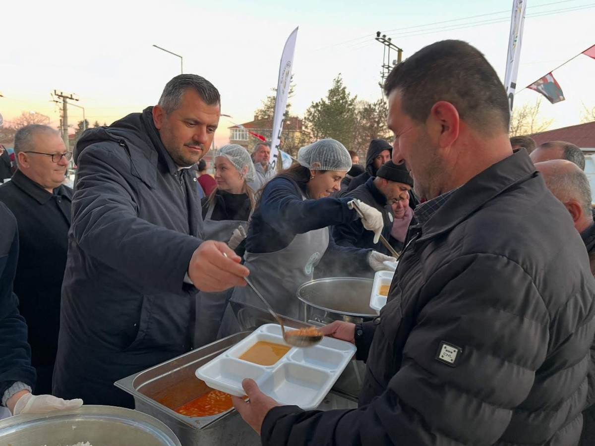 SARAY BELEDİYESİNDEN BEYAZK&Ouml;Y&rsquo;DE İLK İFTAR BULUŞMASI