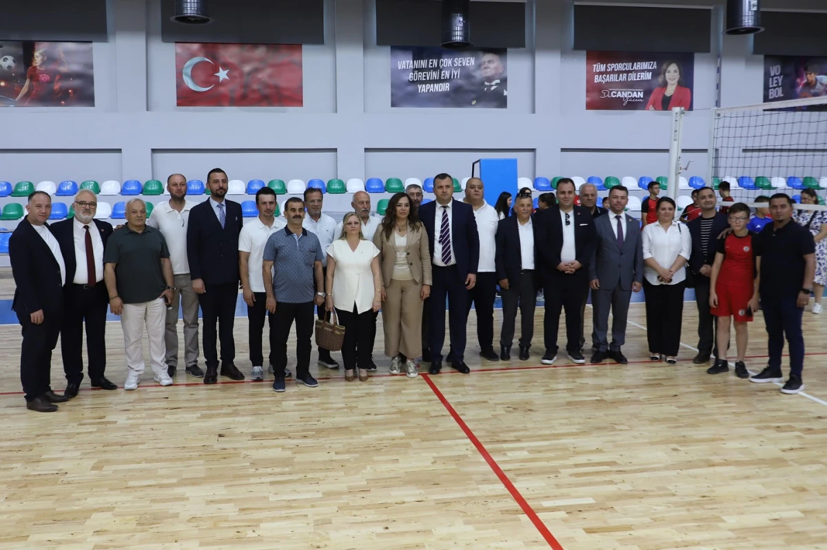 Saray Spor Kompleksi Hizmete A&ccedil;ıldı: Geleceğin Şampiyonları Burada Yetişecek