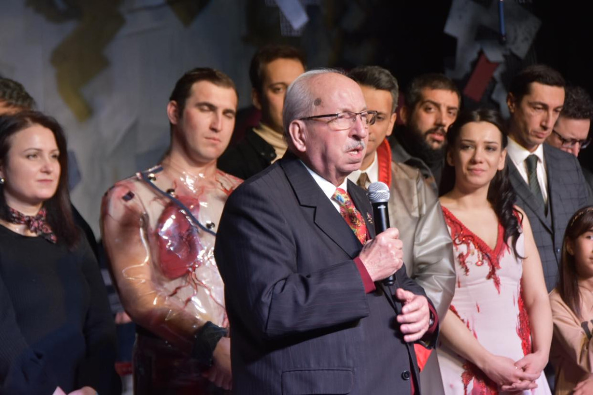 ŞEHİR TİYATROSU KARAR OYUNUYLA D&Ouml;RD&Uuml;NC&Uuml; KEZ PERDELERİNİ A&Ccedil;TI