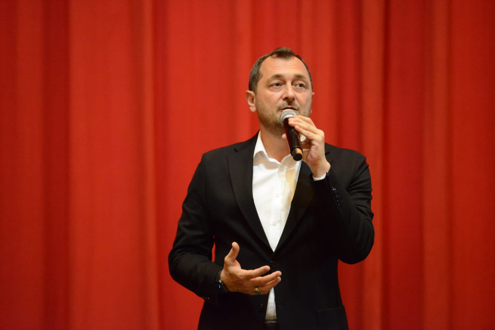 S&uuml;leymanpaşa Belediye Konservatuvarı yeni mezunlarını uğurladı