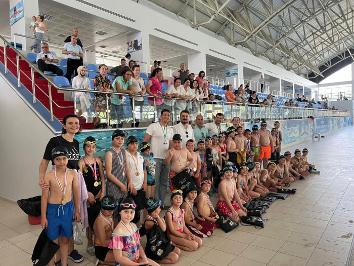 S&uuml;leymanpaşa Belediyesi Kış Okulu, 90 &ouml;ğrenciye y&uuml;zme &ouml;ğretti