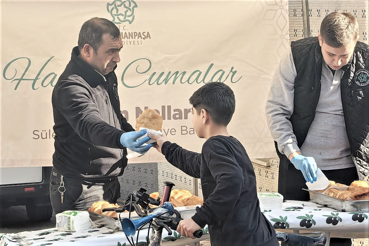 S&uuml;leymanpaşa Belediyesinden Cuma Namazı Sonrası Lokma İkramı