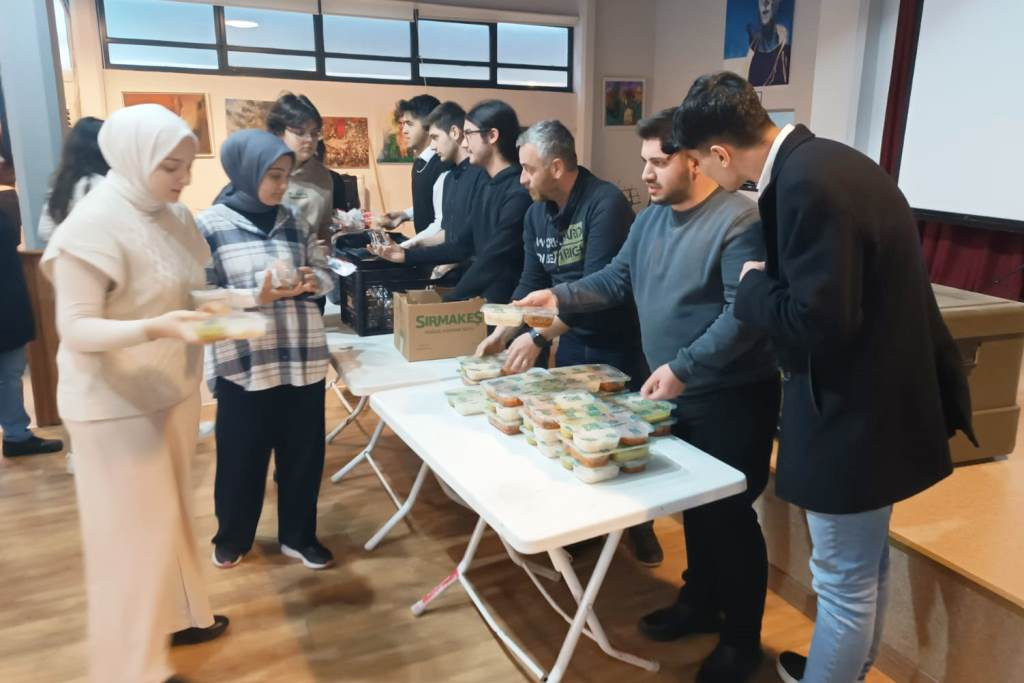 S&uuml;leymanpaşa Belediyesi&rsquo;nin &Ouml;ğrenci İftarları Başladı