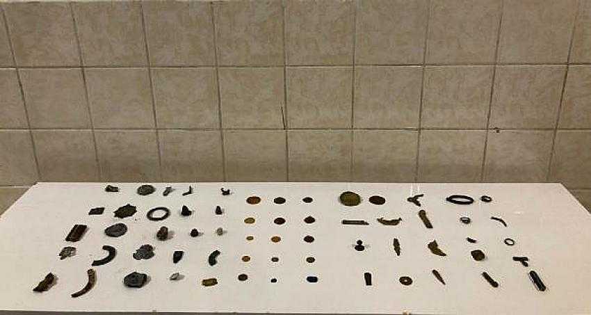 KUMBAĞ&rsquo;DA BASKINDA TARİHİ ESERLER ELE GE&Ccedil;İRİLDİ