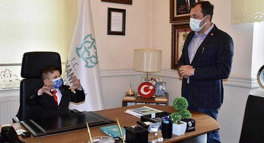 K&uuml;&ccedil;&uuml;k Buğra, C&uuml;neyt Y&uuml;ksel'den Ne İstedi