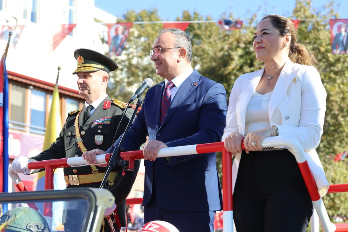 TEKİRDAĞ&rsquo;DA CUMHURİYETİN 102. YILI COŞKUYLA KUTLANDI