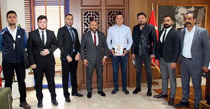 &Uuml;lk&uuml; Ocakları Başkan Akay&rsquo;a &lsquo;ODAK2023&rsquo; Eğitim Seti hediye etti