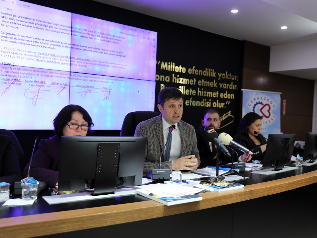 VAHAP AKAY'LI  İLK MECLİS TOPLANTISI YAPILDI